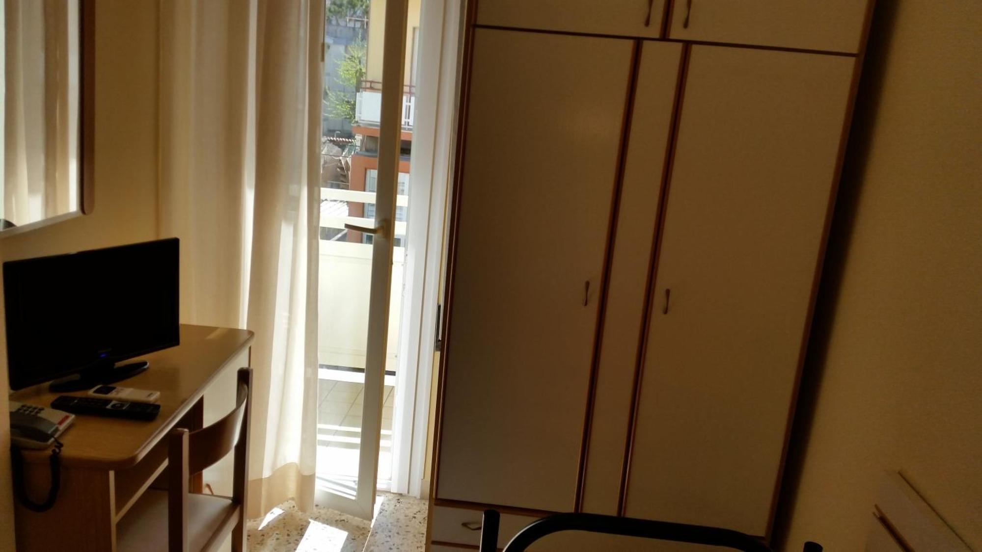 Hotel Tosi Riccione Kültér fotó